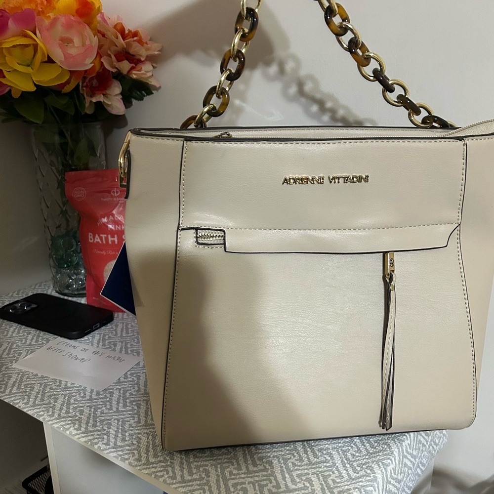 Cream Shoulder Tote with Chunky Chain Strap